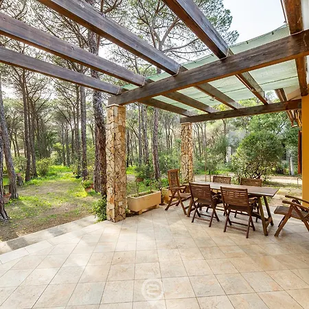 Villa Estay - Seaside Pineta Retreat - Near The & Parking Pula